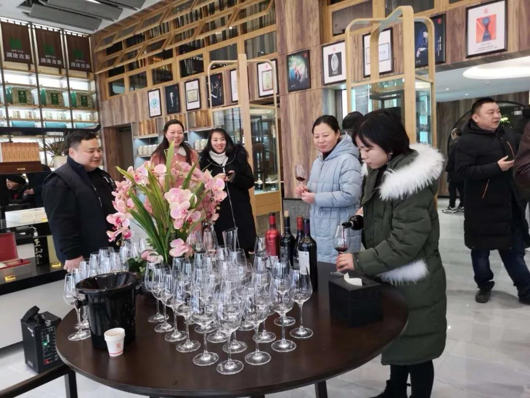 專題：程力匯隆重試營業(yè)，賓客盈門商賈名媛薈萃